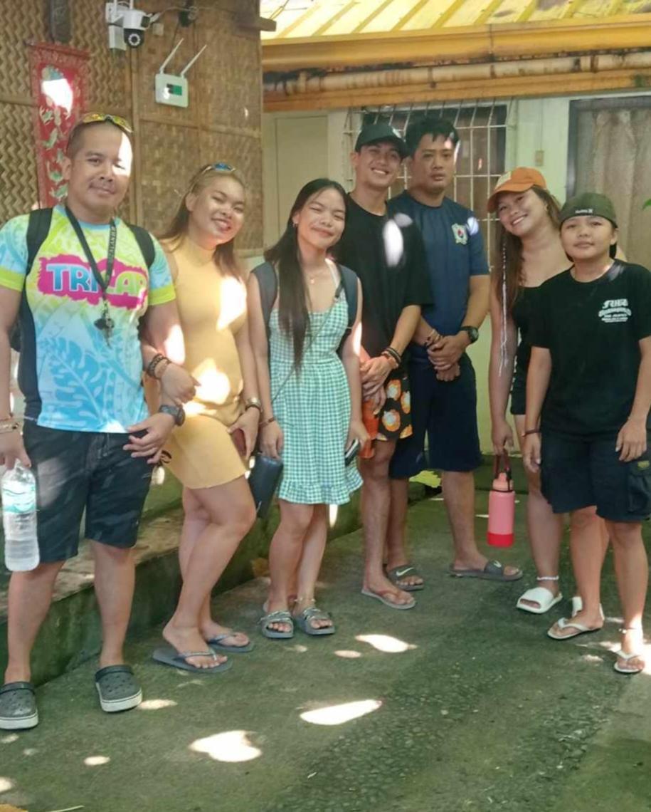 Bambooze Hauz Hotel Balabag  Exterior photo